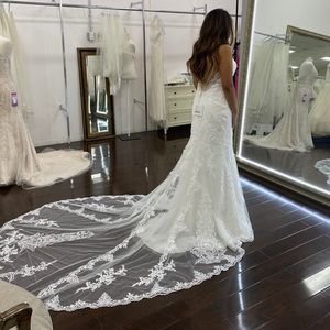 *BRAND NEW* Stella York Wedding Dress - 6754